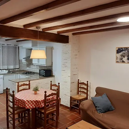 Apartment Masia De San Juan - Casas Numero 2 Y 4, Con Piscina En Masia Fortificada