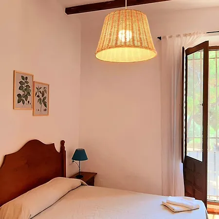 Apartment Masia De San Juan - Casas Numero 2 Y 4, Con Piscina En Masia Fortificada